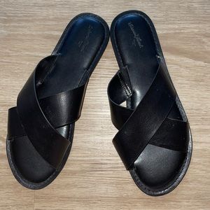 Universal Thread Slip on Sandals in Black, US 9